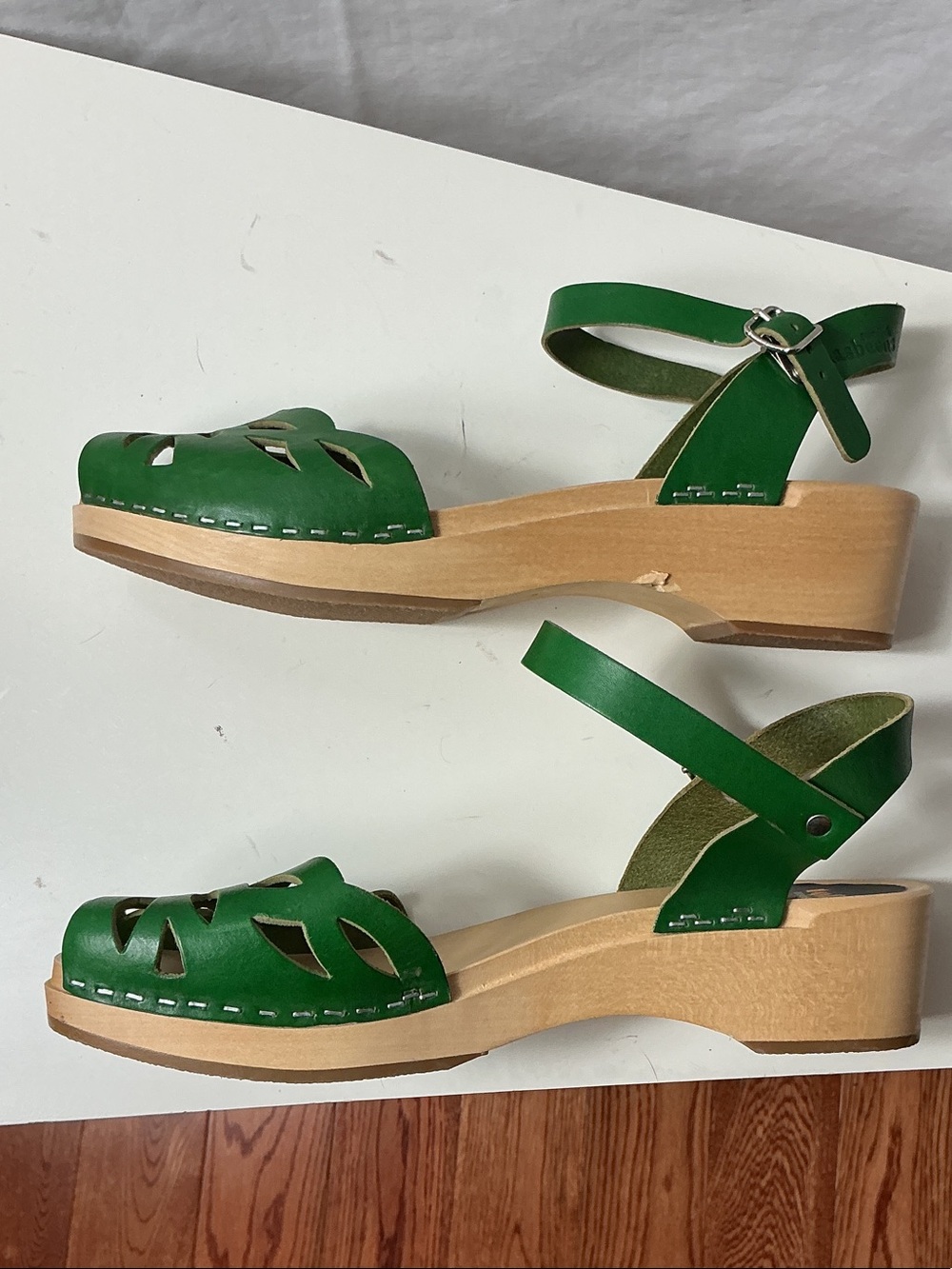 Swedish Hasbeens Green Leather Cutout Slingback Sandals - Picture 3 of 10